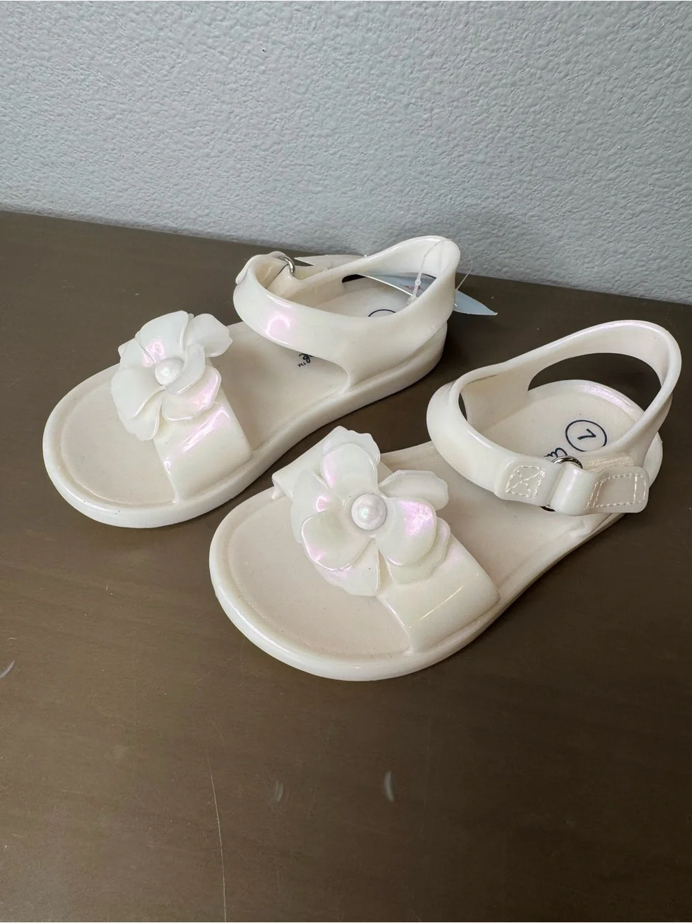 NWT 7 Cat & Jack Cream Iridescent Flower Sandals for Girls